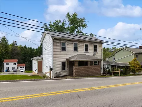 Exterior - 680 Main St, Irwin, PA 15642 photo 3 of 7