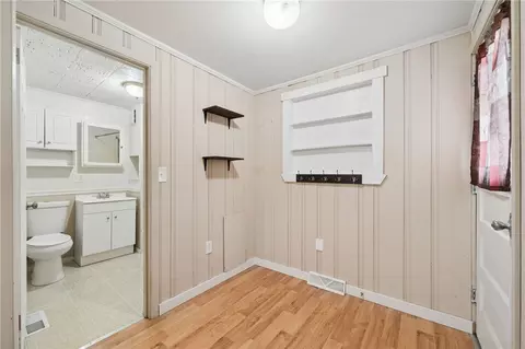 Entry Way - 680 Main St, Irwin, PA 15642 photo 1 of 5