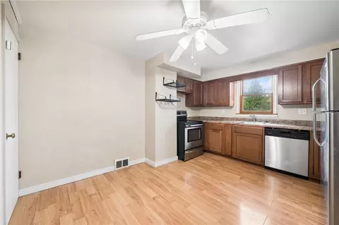 Kitchen - 680 Main St, Irwin, PA 15642 photo 1 of 2