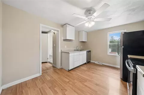 Entry Way - 680 Main St, Irwin, PA 15642 photo 5 of 5