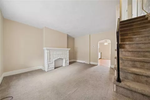 Living - 680 Main St, Irwin, PA 15642 photo 5 of 6
