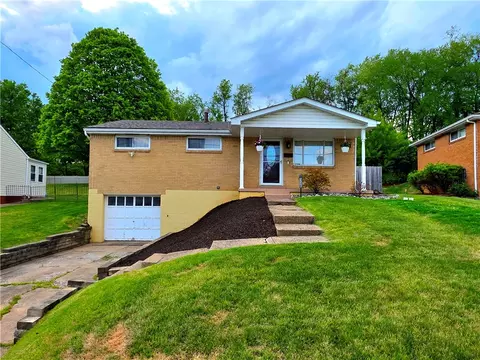 13320 Saint Clair Dr, Irwin, PA 15642