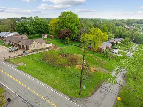 361 Carpenter Ln, Irwin, PA 15642