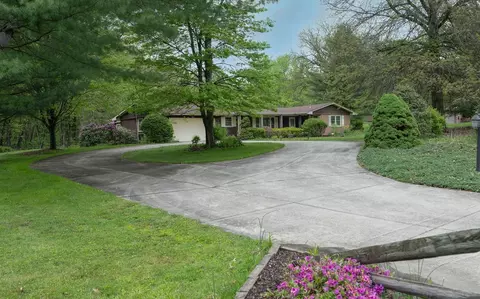 111 Patricia Dr, Beaver Falls, PA 15010