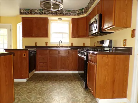 Kitchen - 6767 Mars Crider Rd, Seven Fields, PA 16046 photo 2 of 2