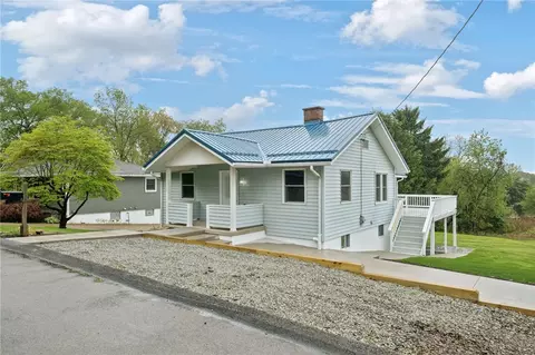 906 Allegheny Ave, New Kensington, PA 15068