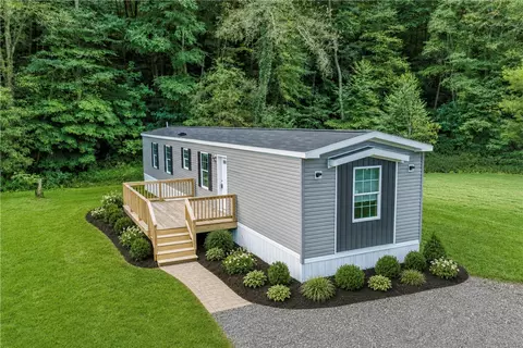 206 Iron Furnace Rd, East Brady, PA 16028