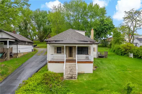 987 Mccoy Rd, Mckees Rocks, PA 15136