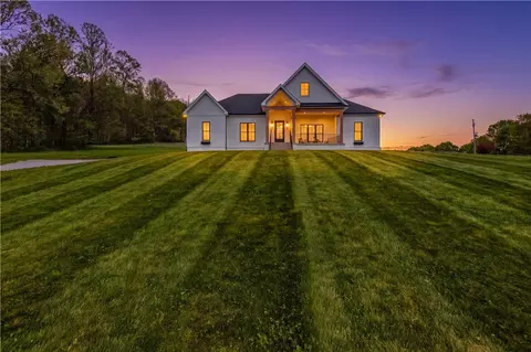 315 Stewarton Rd, Mill Run, PA 15464