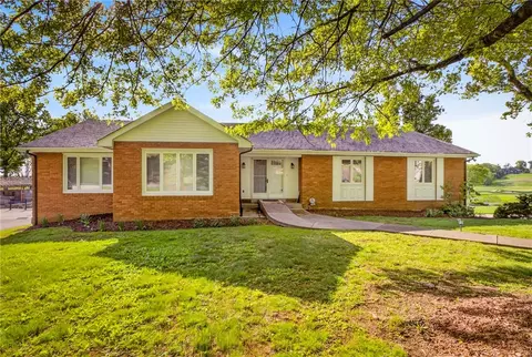 2343 Golfview Dr, Pittsburgh, PA 15241