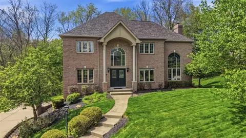 702 Rustic Ridge Dr, Cranberry Township, PA 16066