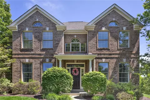 408 Honey Locust Dr, Cranberry Township, PA 16066