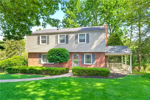 2545 Matterhorn Dr, Wexford, PA 15090