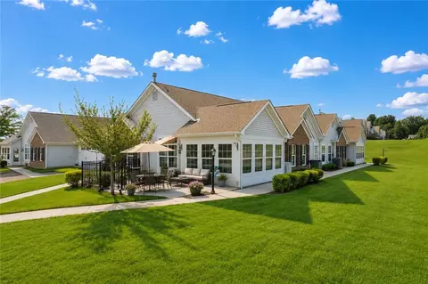 307 Spring Valley Dr, Zelienople, PA 16063