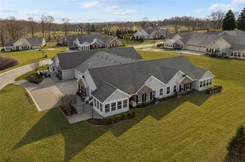 307 Spring Valley Dr, Zelienople, PA 16063