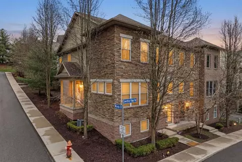 419 Wyola, Pittsburgh, PA 15211