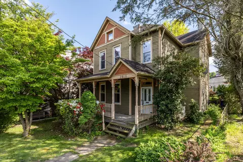 2915 Chartiers, Pittsburgh, PA 15204