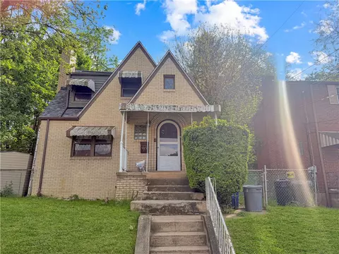 915 Liberty St, Mckees Rocks, PA 15136