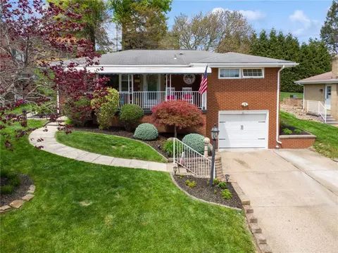 11 Lynn Lee Dr, Greensburg, PA 15601