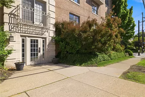 4677 Bayard St #103, Pittsburgh, PA 15213