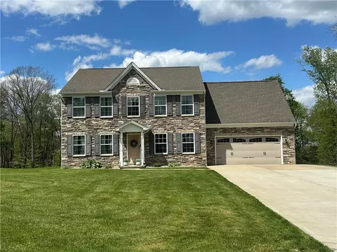 113 Oakwood Dr, Butler, PA 16002