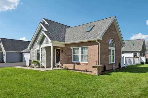 107 White Fox, Ellwood City, PA 16117