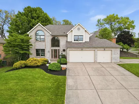 7045 Bennington Woods Dr, Pittsburgh, PA 15237