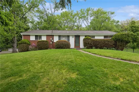 3305 Stag Dr, Gibsonia, PA 15044