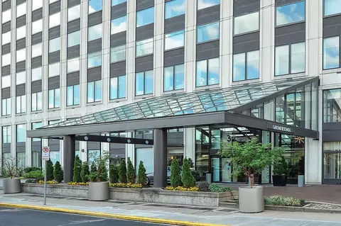 320 Fort Duquesne #16A, Pittsburgh, PA 15222