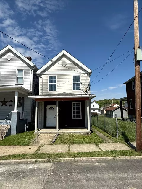 125 12th St, Jeannette, PA 15644