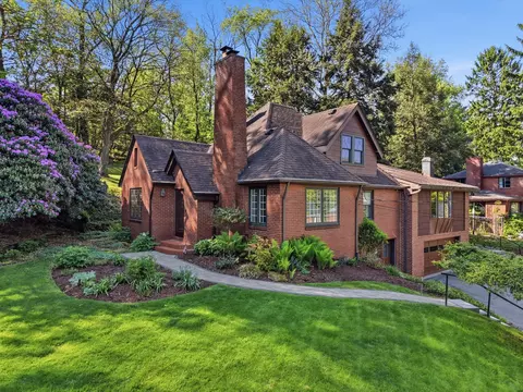159 Spring Grv, Pittsburgh, PA 15235
