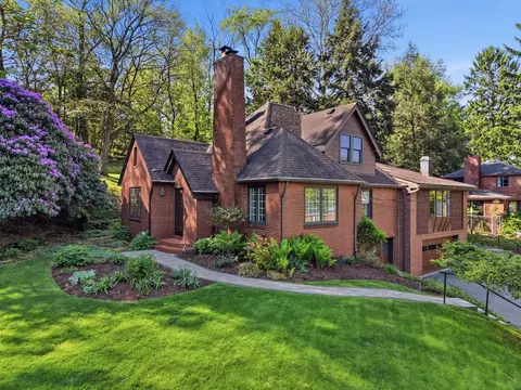 159 Spring Grv, Pittsburgh, PA 15235