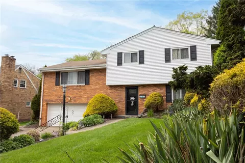 53 Oregon Trl, Bethel Park, PA 15102