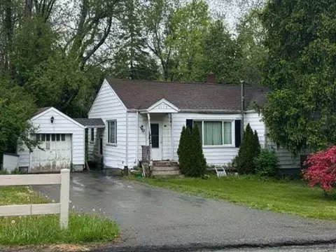 3119 Heights Rd, Aliquippa, PA 15001