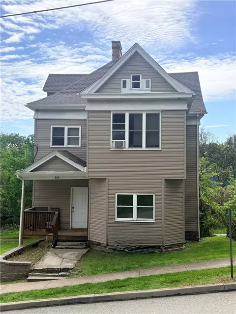 131 Spring St, Coal Center, PA 15423