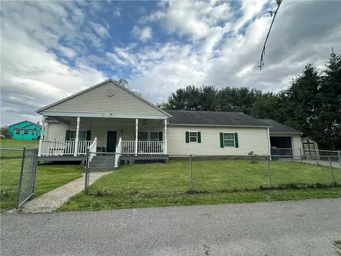 7 Short St, Avella, PA 15312
