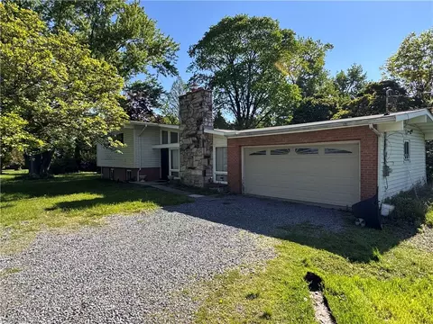 2302 Middle Rd, Glenshaw, PA 15116