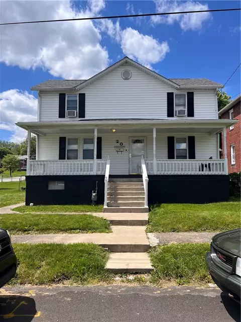 20 Maple St, Masontown, PA 15461