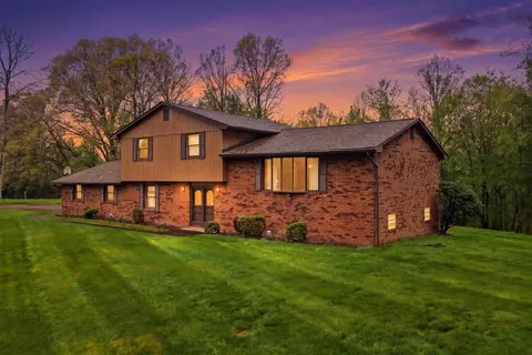 152 Laura Dr, Clinton, PA 15026