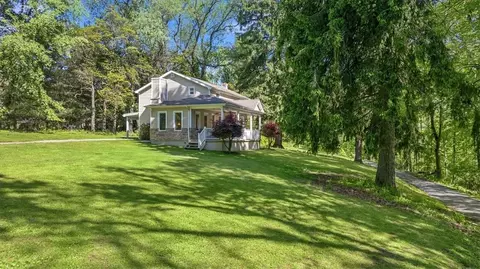746 Crawford Rd, Pittsburgh, PA 15237