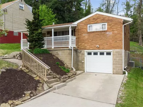 221 Clay Dr, Pittsburgh, PA 15235