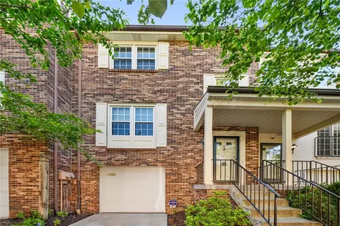 1004 River Oaks Dr, Pittsburgh, PA 15215