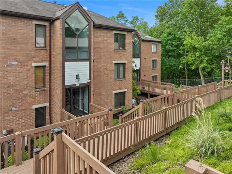 1845 Clayton Ave #106, Pittsburgh, PA 15214