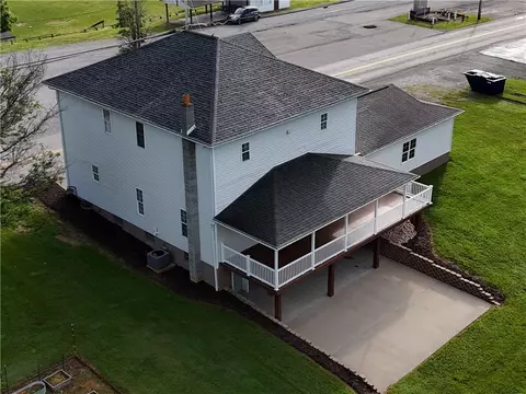 1142 Labelle Rd, La Belle, PA 15450