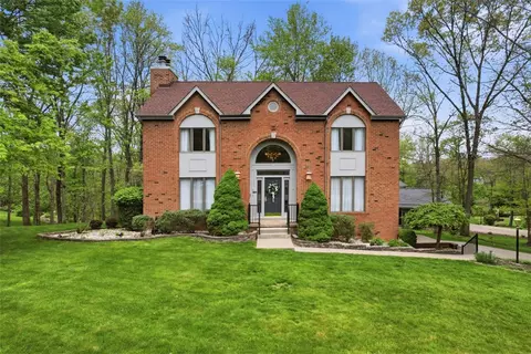 98 Firethorn Rd, Baden, PA 15005