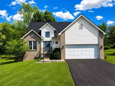 1319 Deerfield Ln, Leechburg, PA 15656