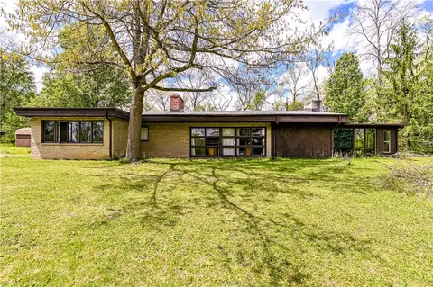 324 Fenfield Dr, Latrobe, PA 15650