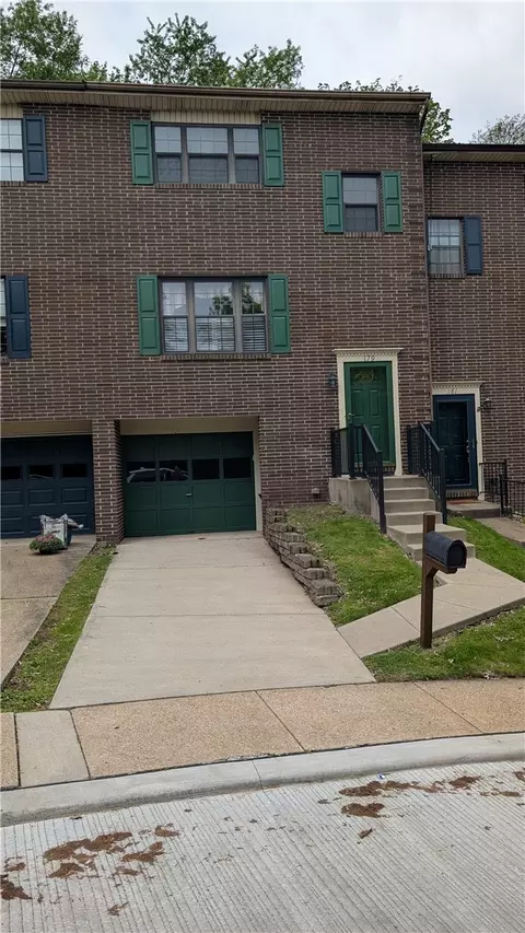 179 London Towne Dr, Pittsburgh, PA 15226
