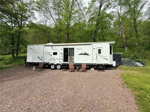 321 Dark Hollow Rd, Confluence, PA 15424