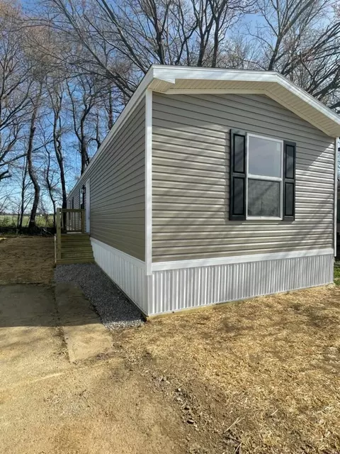 146 Roundtop Cir, Scottdale, PA 15683